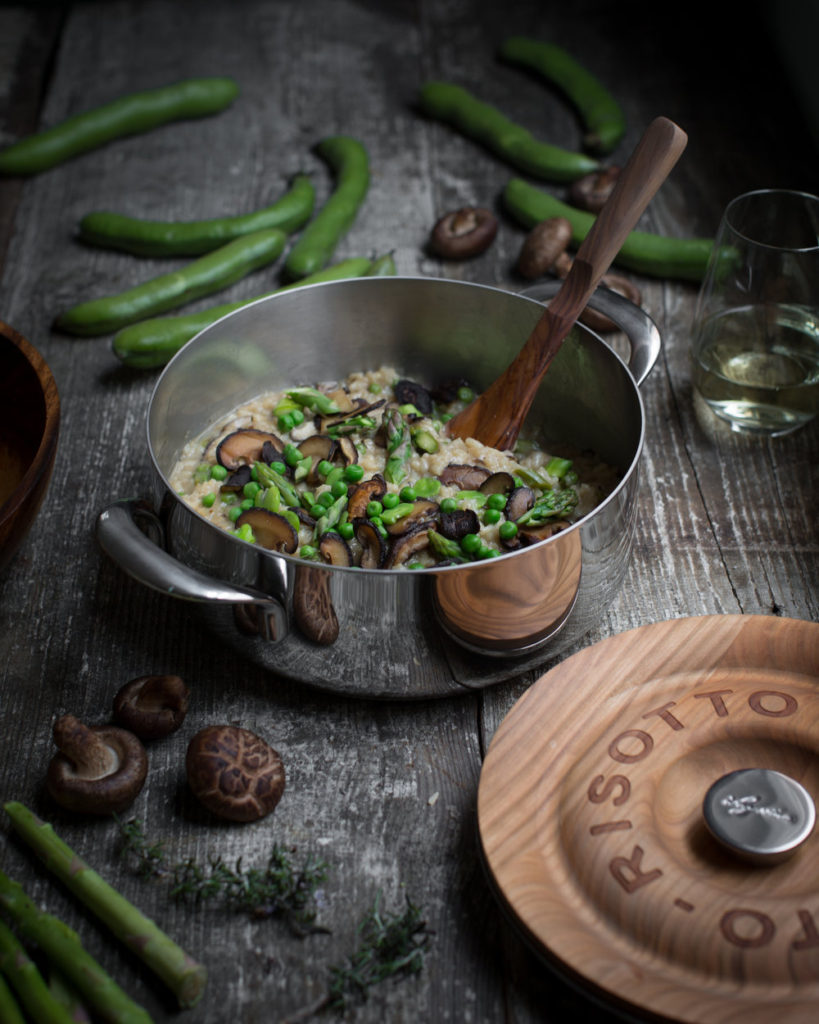 This rosemary mushroom risotto is creamy, luxurious, and incredibly satisfying, this dish is a quintessential classic.